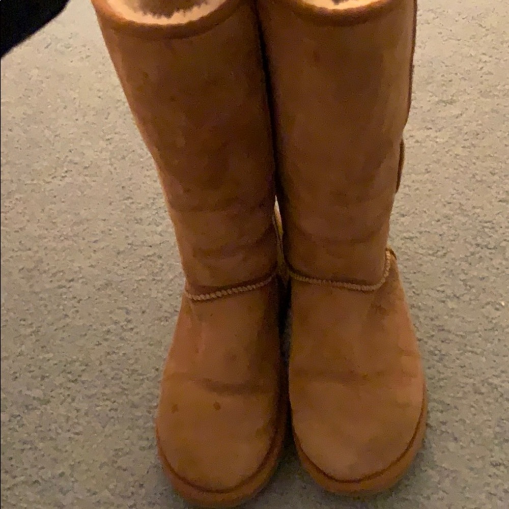 Tall chestnut Uggs
